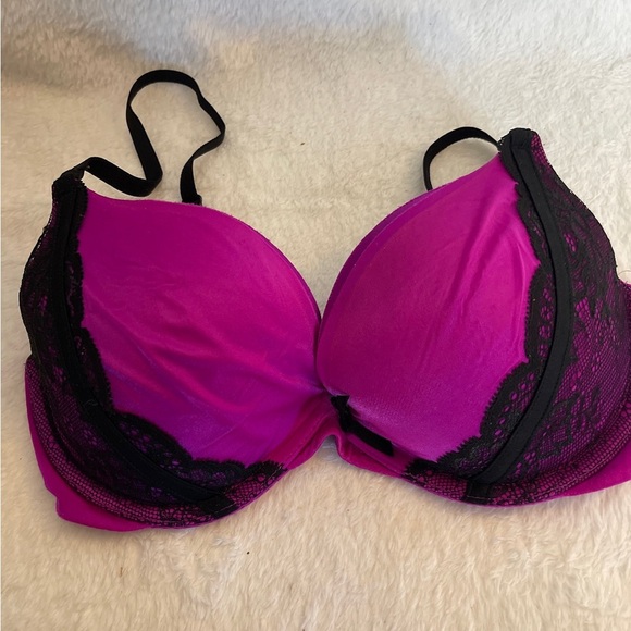 Victoria's Secret Other - Victoria's Secret Fuchsia and Black Lace Bra